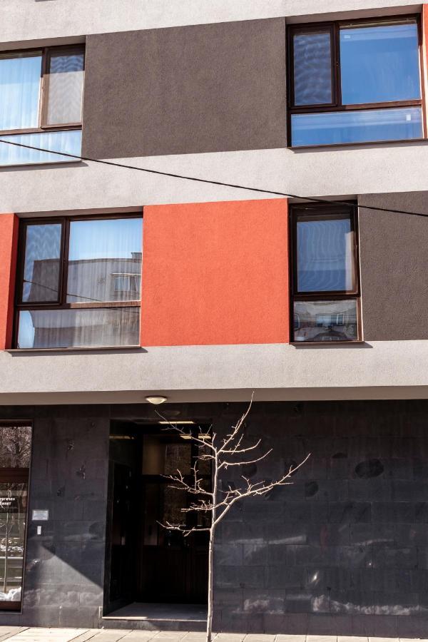 Bright 1Bdr Apartment With A Balcony 소피아 외부 사진