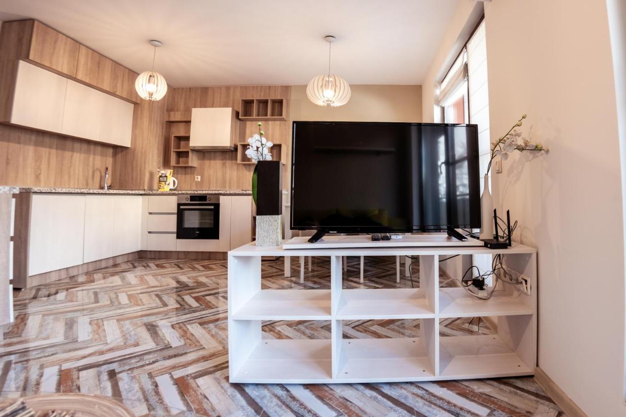 Bright 1Bdr Apartment With A Balcony 소피아 외부 사진