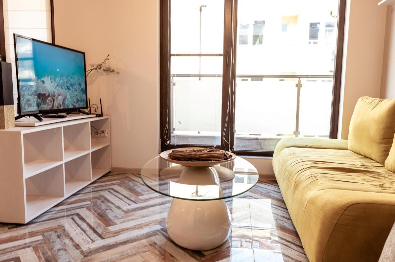 Bright 1Bdr Apartment With A Balcony 소피아 외부 사진