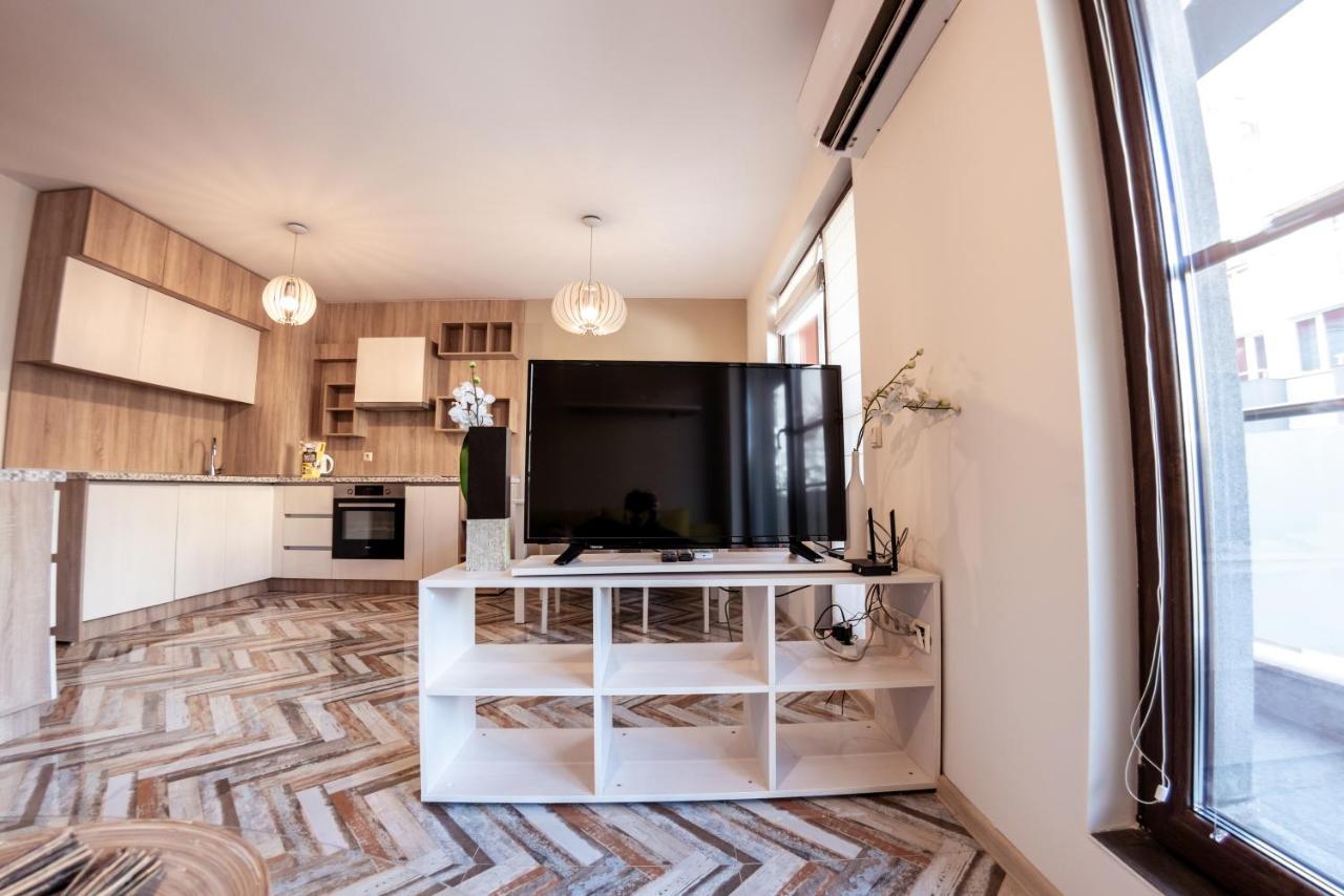 Bright 1Bdr Apartment With A Balcony 소피아 외부 사진