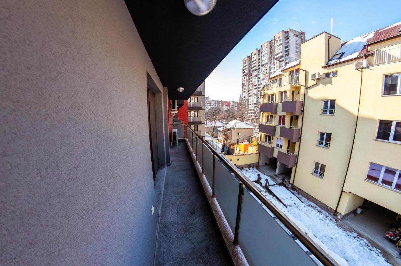 Bright 1Bdr Apartment With A Balcony 소피아 외부 사진