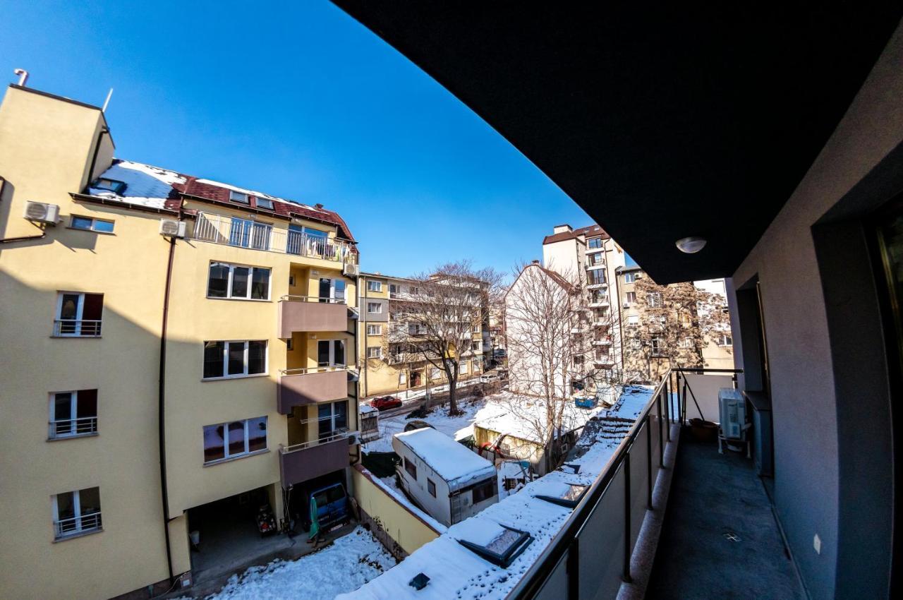 Bright 1Bdr Apartment With A Balcony 소피아 외부 사진